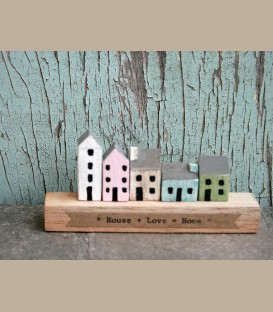 Ξύλινο διακοσμητικό σπιτάκια με μήνυμα House Love Home